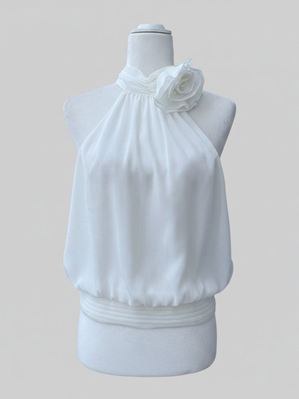 Do + Be White Halter Rosette Halter Top Size Medium